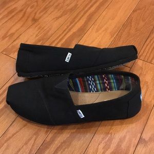 Men’s Toms black canvas slip on - Size 11